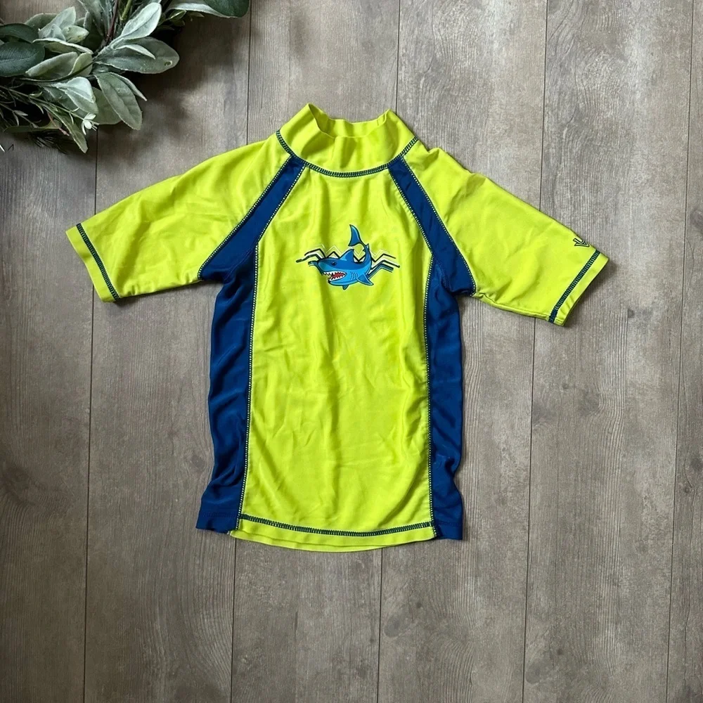 UV Skinz UPF 50+ Vibrant Boys Rash Guard Swim Top Size 6 Smiling Shark Two